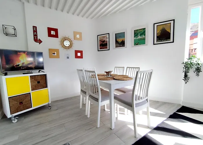 Apartamentos Deluxe Con Parking Y Wifi By Surynieve