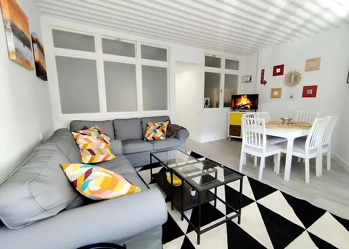 Apartamentos Deluxe Con Parking Y Wifi By Surynieve
