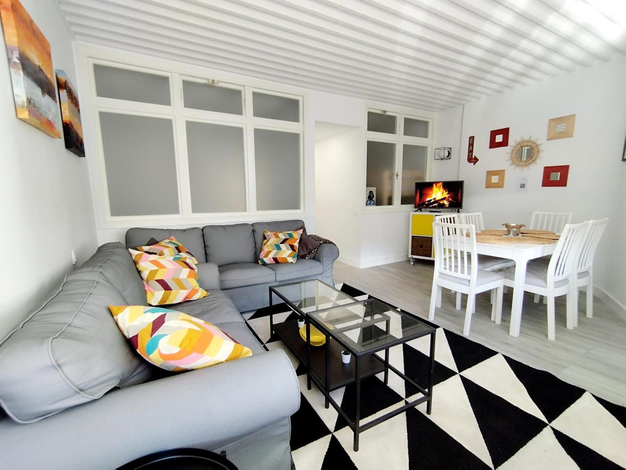 Deluxe Con Parking Y Wifi By Surynieve
